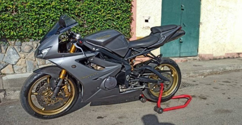 Imagen 2 de 9 de Triumph Daytona