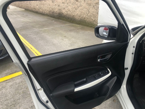 Imagen 9 de 11 de Suzuki Swift Automatico Glx Boosterjet 2018 Blanco