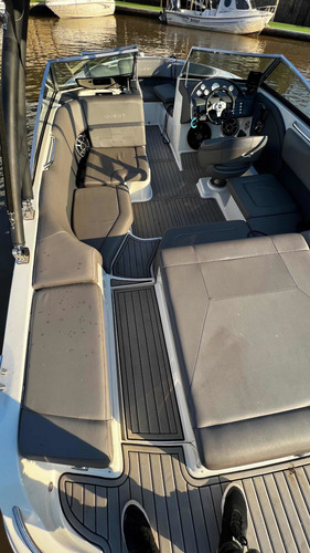 Imagen 17 de 24 de Lancha Quest 210 Open 2017 Volvo 240 Cv Canestrari Eclipse)
