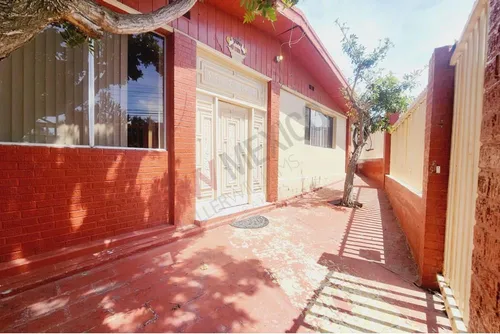 Casa Con Terreno Amplio Ubicada En Colonia Internacional