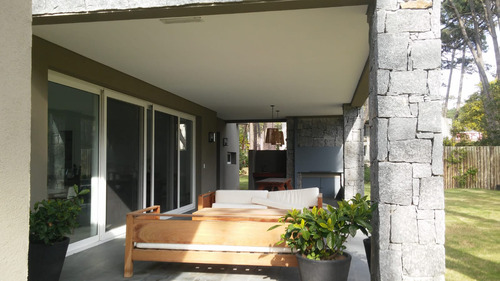 Casa En Alquiler Por Temporada De 3 Dormitorios En Laguna Blanca (ref: Bpv-4257)