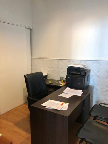Oficina En Venta En Zona Centro De Cuatro Ambientes