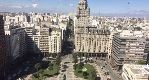 Vista Y Luz Sobre Plaza Independencia