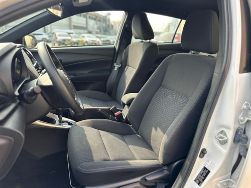 Toyota Yaris 1.3 16V FLEX XL LIVE MULTIDRIVE