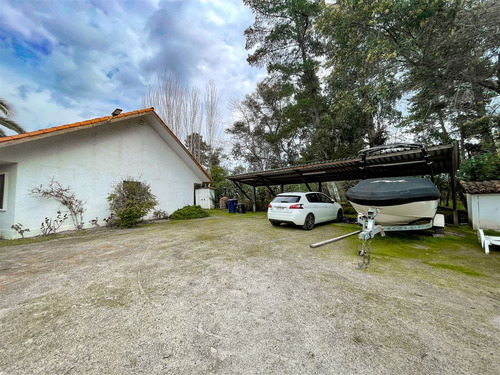 Casa En Venta De 5 Dorm. En Las Cabras