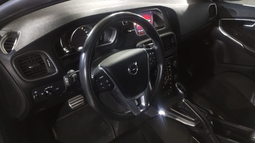 Volvo V40 2.0 R-DESIGN T5