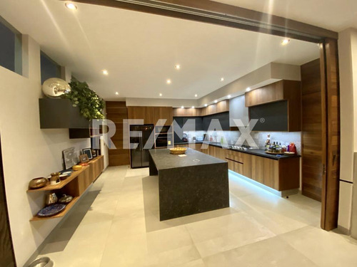 Casa En Venta En Condominio Altozano