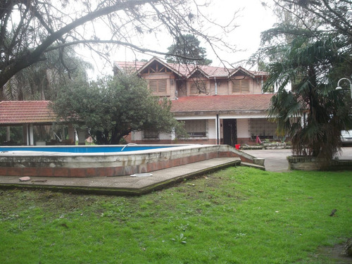 Imagen 1 de 4 de Excelente Quinta Con Quincho, Pileta Y Cancha De Paddle.-