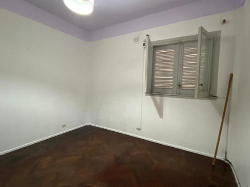 Imagen 6 de 11 de Departamento 2 Ambientes Y Medio 1º Piso Por Escalera