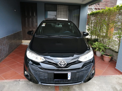 Imagen 3 de 11 de Toyota Yaris E 2018 Hatchback