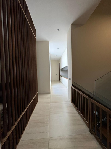 Casa De Lujo En Venta En Misión San Jerónimo. 12