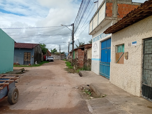1 Quarto,sala,cozinha,banheiro,garagem Área De Serviço.