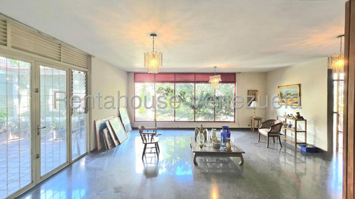 Casa En Calle Cerrada En Venta, Urb. El Marques