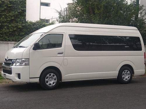 Imagen 2 de 6 de Renta Autos Y Camionetas Toyota * Con Chofer * Buen Precio