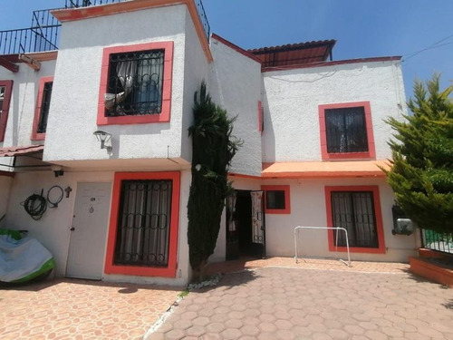 Imagen 3 de 12 de Casa Sola En Venta Amplia Casa En Esuqina Haciendas Pachuca