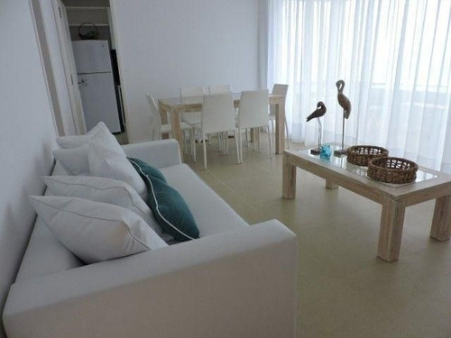 Apartamento En Venta De 2 Dormitorios En Manantiales