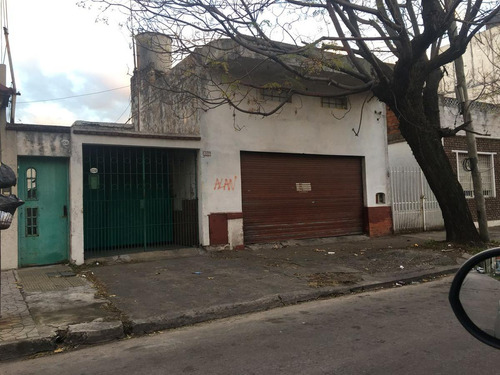 Casa 3amb Lote 220 M2 **escucha Ofertas** A Refacc