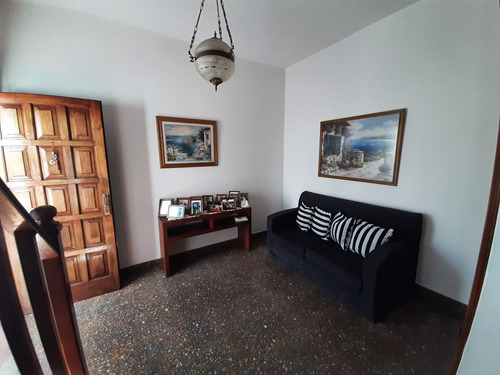 Casa 2 O 3 Familias En Venta Ubicado En Lanús Oeste