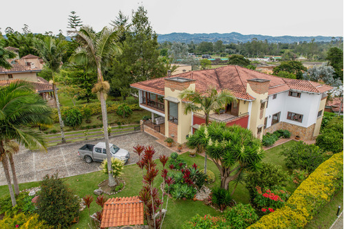 Casa De 6 Habitaciones En Llano Grande