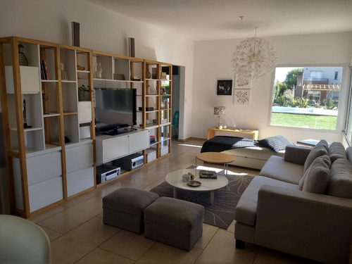 Excelente Casa Moderna Muy Luninosa 4 Dormitorios