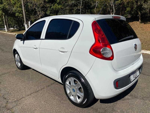 Imagem 8 de 15 de Fiat Palio Essence 1.6 Mpi 4p. Flex - 2014