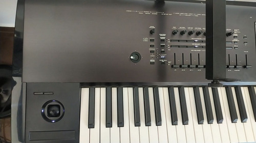 Korg Kronos X 88. Casi Nuevo Negro (Usado)