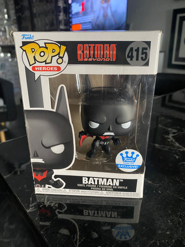 Funko Pop! Batman Beyond Funko Shop #415 Caja Dañada (Reacondicionado)