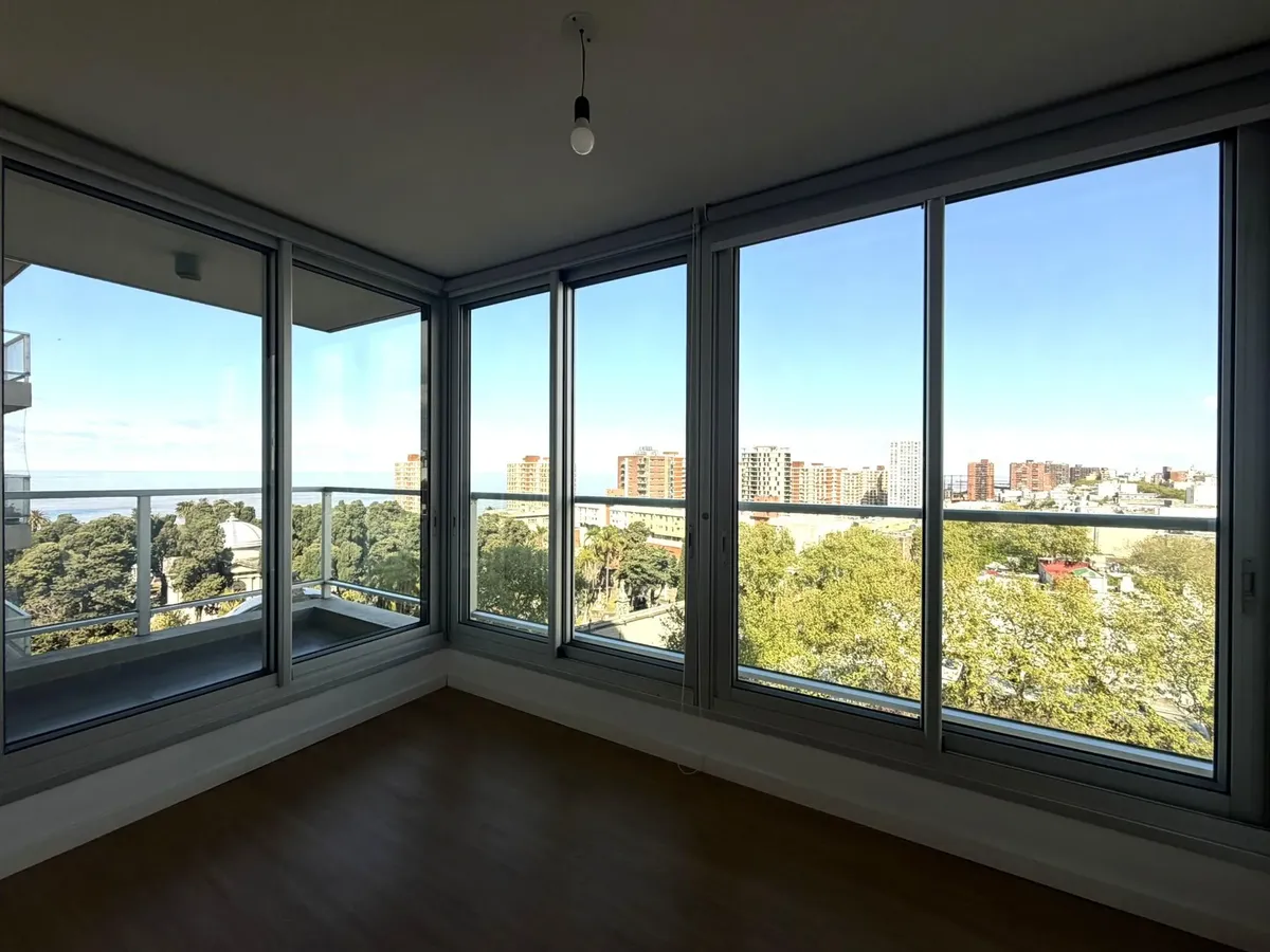 Gonzalo Ramirez Y Ejido - Impecable - Piso Alto - Imponente Vista · Foto 3