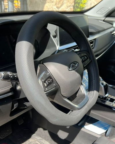 Cubrevolante Negro Piel Tipo Forma D Chato Trailblazer 2023