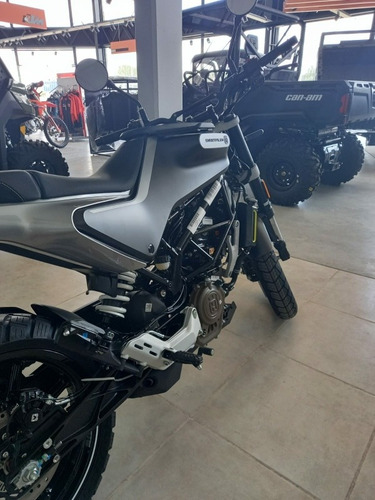 Imagen 7 de 15 de Moto Husqvarna Svartpilen 200 - Dolar Preferencial Motoswift