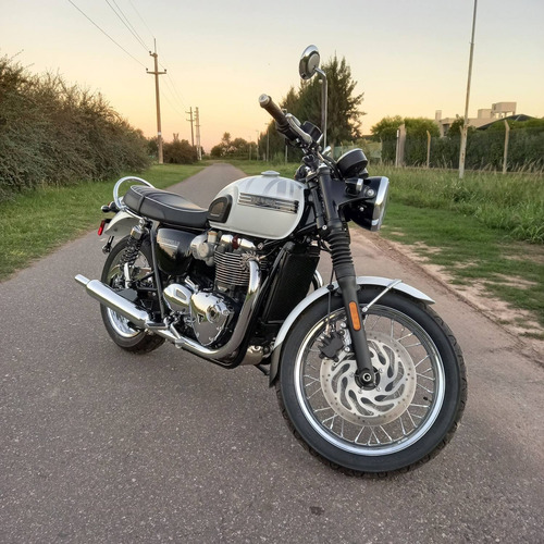 Triumph Bonneville T120 Diamond