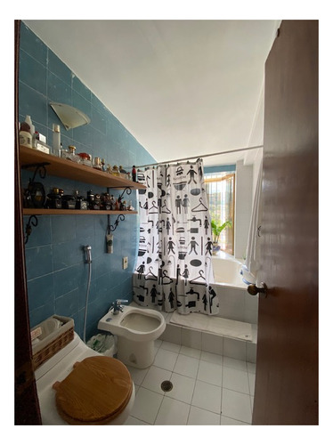 Se Vende Casa 630m2. 4h + S/5b + S/4p. Santa Paula.