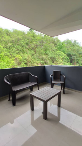 Apartamento Amoblado En Alquiler Las Chimeneas, Res. Montecarlo 133 M² Planta Onbg