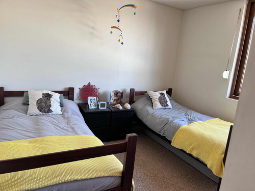 Casa En Condominio Con Excelente Vista A Santiago. 4 Dorm