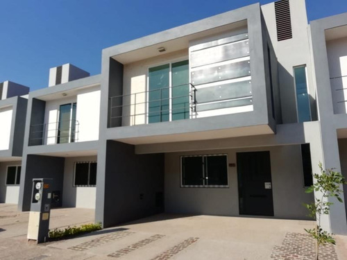 Imagen 1 de 12 de Casa Sola En Renta Diamante Residencial