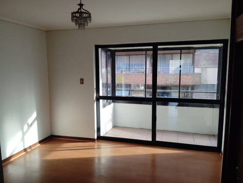 Departamento 3 Domit + Servicio, 1 Cuadra Hospital Regional