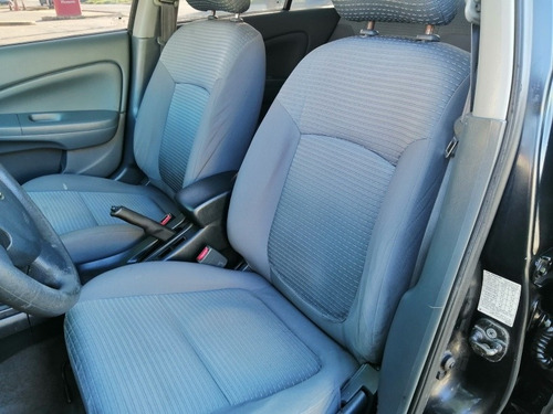 Imagen 5 de 11 de Nissan Almera Manual