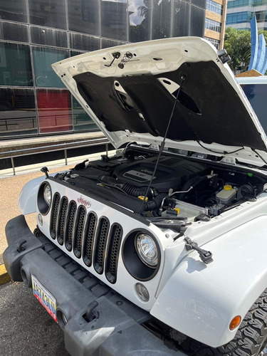 Imagen 4 de 14 de Jeep Wrangler Sahara 2017