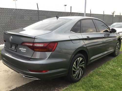 Imagen 10 de 15 de Volkswagen Jetta 4 Puertas