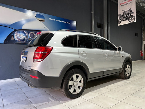 Imagen 4 de 9 de Chevrolet Captiva Ls 2.4 (l17) Impecable