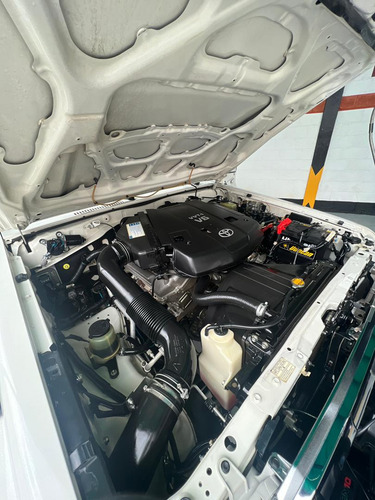 Imagen 11 de 15 de Toyota Macho Land Cruiser