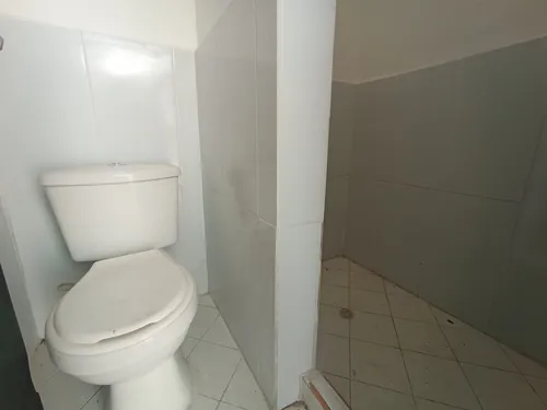 Arriendo Casa Comercial En Laureles