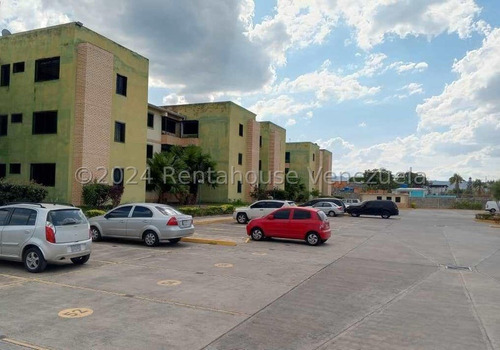 Moderno Y Acogedor Apartamento En Venta Cabudare. Calle Juan Dios Ponte 24-12607 As-a