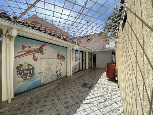 Casa En Alquiler Ubicada En El Sector Las Querencias