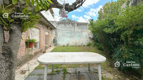 Chalet A Mejorar, 4 Amb. En Planta Baja Con Jardín Y Garaje, A 2/c De Av. Maipú