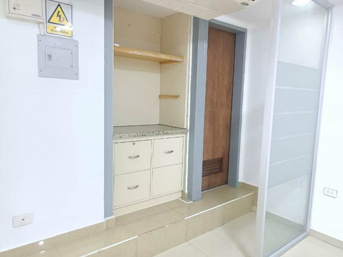Local C.c Gran Bazar, San Diego. Vende Crismelia Castillo Pll- 341