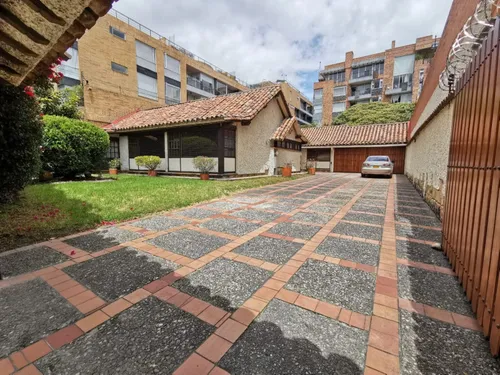 Casa En Venta En La Calleja. Cod V11764