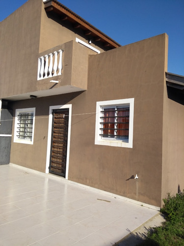 Imagen 2 de 9 de Duplex Patio Amplio - Calle 69 N° 755 - Mar Del Tuyu
