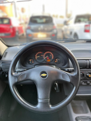 Imagem 10 de 14 de Chevrolet Classic Sedan 1.0 4p Vhce Flex Ls