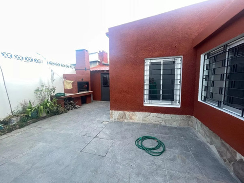 Imagen 4 de 5 de Casa De 3 Dormitorios Con 2 Baños, Patio Y Parrillero Sobre Av. Luis Alberto De Herrera, Parque Batlle!